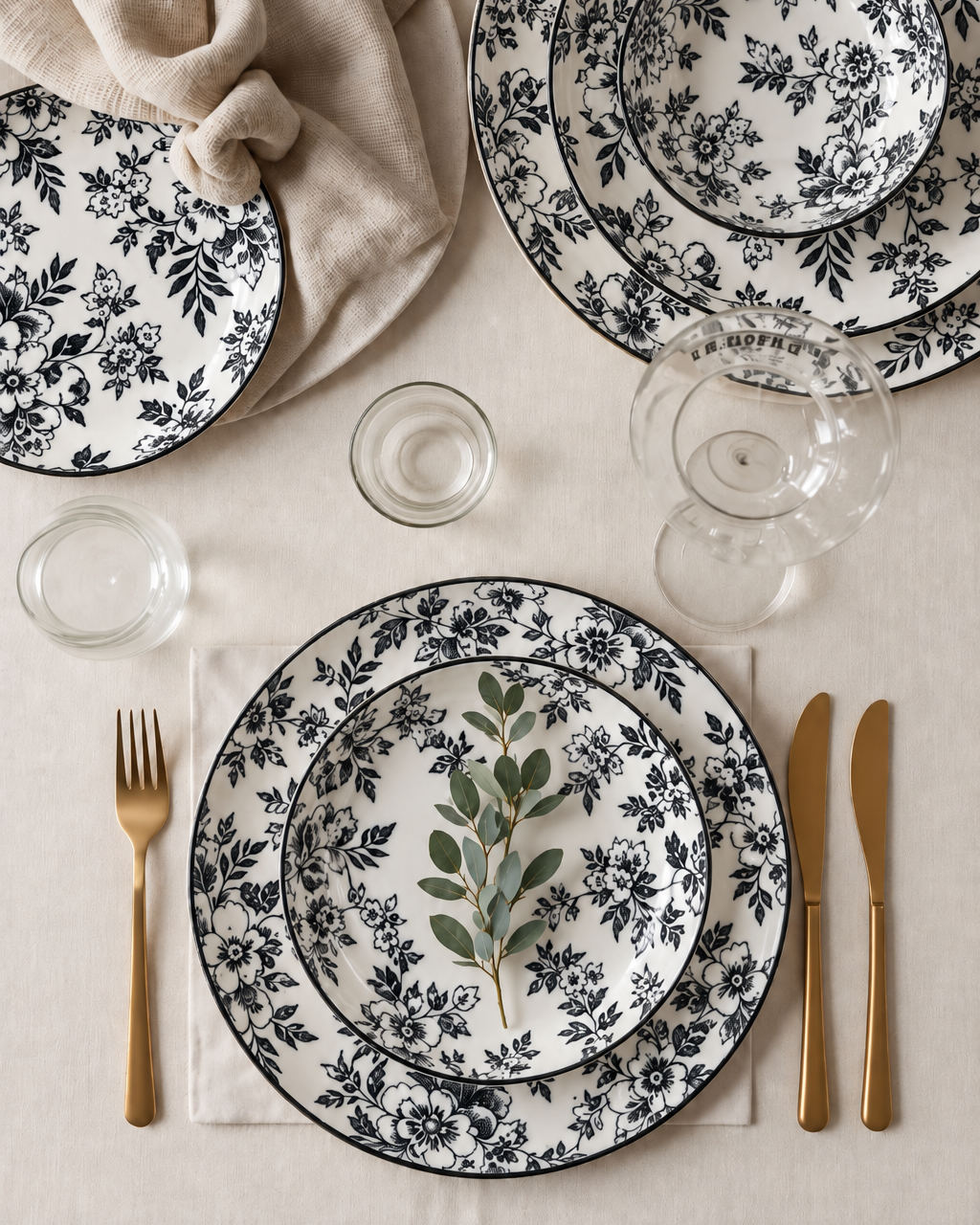 Black & White Floral Ceramic Dinner Set – 32 Pieces